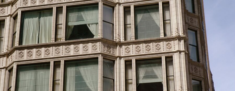 Self-Cleaning Walls: The Reliance Building and Terra Cotta Cladding in Late-Nineteenth-Century Architecture